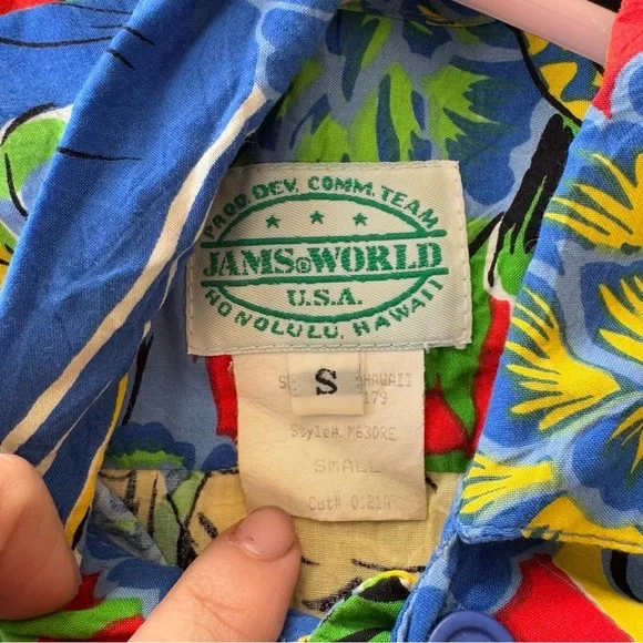 Vintage 1980s Men’s JAMS WORLD Colorful Button Down Shirt Small